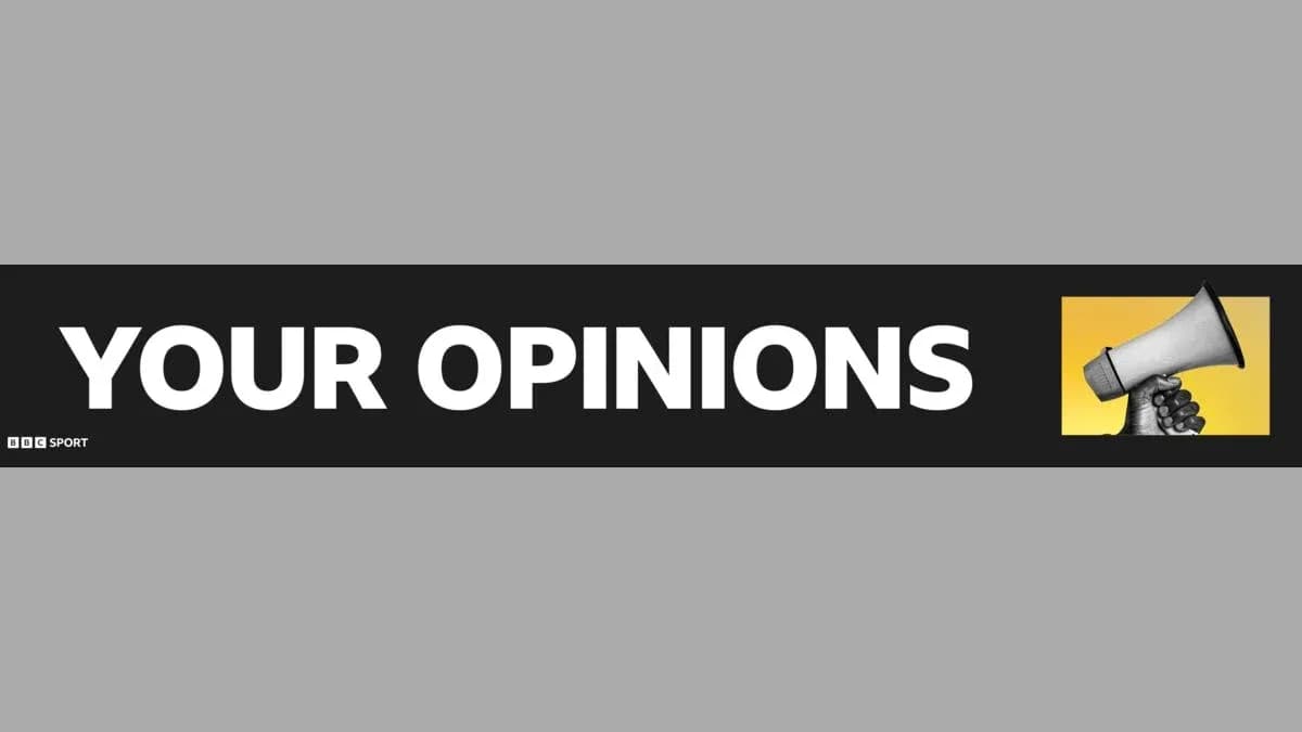 Texto que dice 'YOUR OPINIONS' con un megáfono Texto que dice 'YOUR OPINIONS' con un megáfono