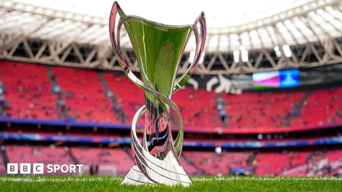Trofeo brillante en estadio con asientos rojos Trofeo brillante en estadio con asientos rojos