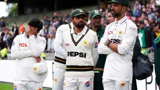 Jugadores de cricket de Pakistán en el campo Jugadores de cricket de Pakistán en el campo