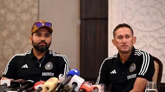 Rohit Sharma y entrenador en conferencia de prensa Rohit Sharma y entrenador en conferencia de prensa